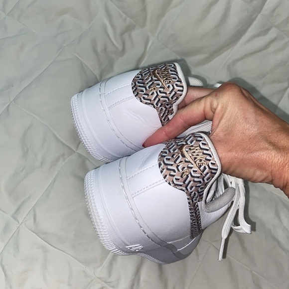 Like new Nike Air Force 1 Low United in Victory White - Picture 8 of 16